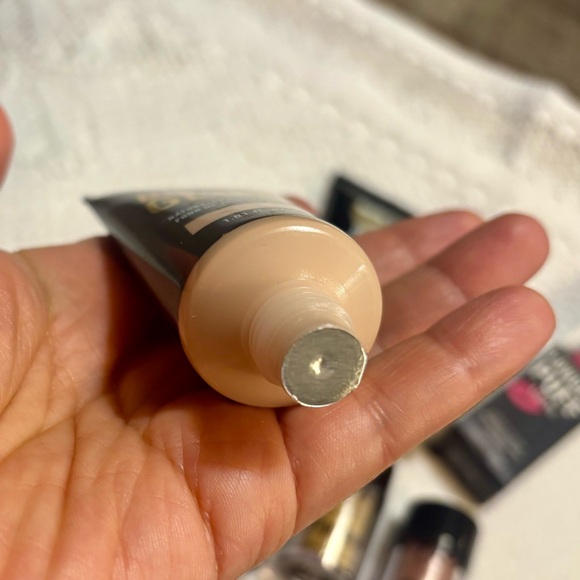 NYX makeup bundle / lot of 7 products - Picture 4 of 15